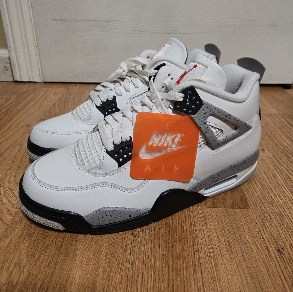 Air Jordan 4 Retro "White Cement" FV5029-100 Men's Size 10 NWOB